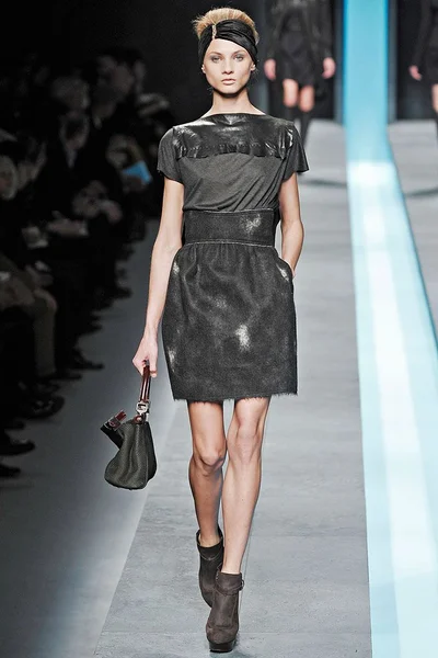 Look 4